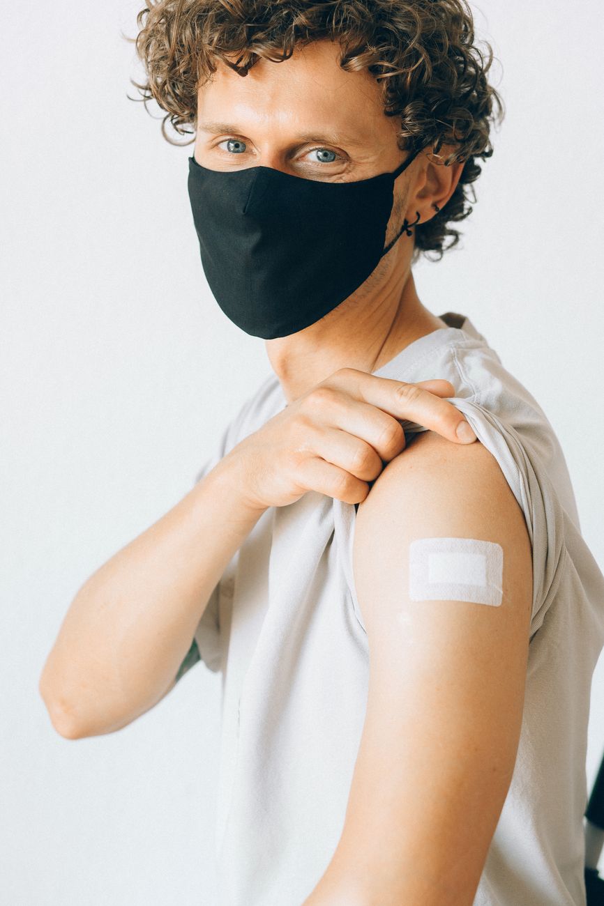 Covid‑19 : les vaccinés restent mieux protégés